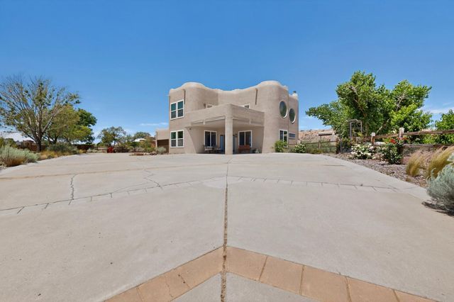 1731 Carson Road NE, Rio Rancho, NM 87144