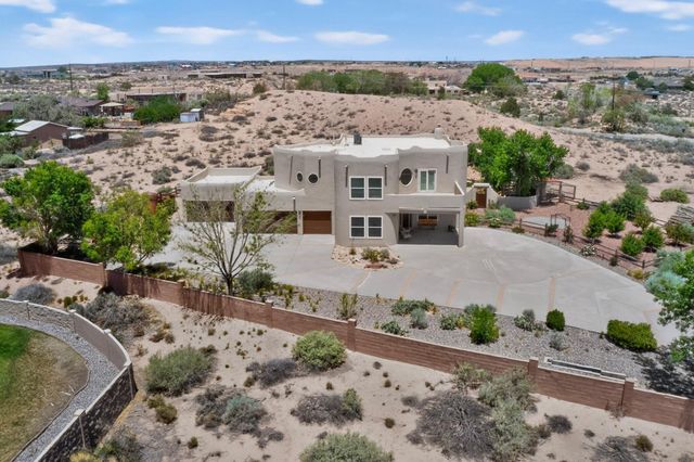 1731 Carson Road NE, Rio Rancho, NM 87144
