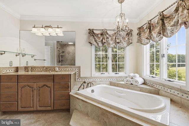 24 MANOR KNOLL CT, Baldwin, MD 21013
