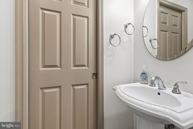 24 MANOR KNOLL CT, Baldwin, MD 21013