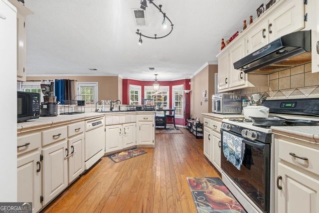 4412 Pembrooke Way, Powder Springs, GA 30127