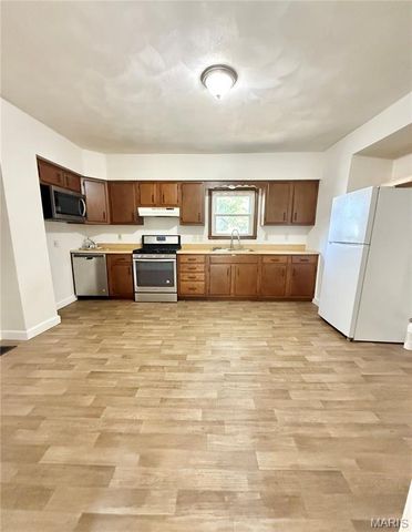 115 S LAWN Avenue, O'fallon, IL 62269