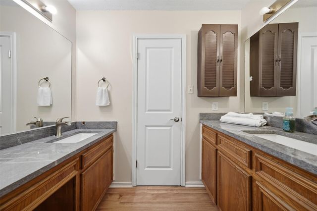 1100 York Castle DR, Pflugerville, TX 78660