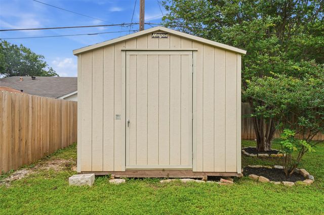 1100 York Castle DR, Pflugerville, TX 78660