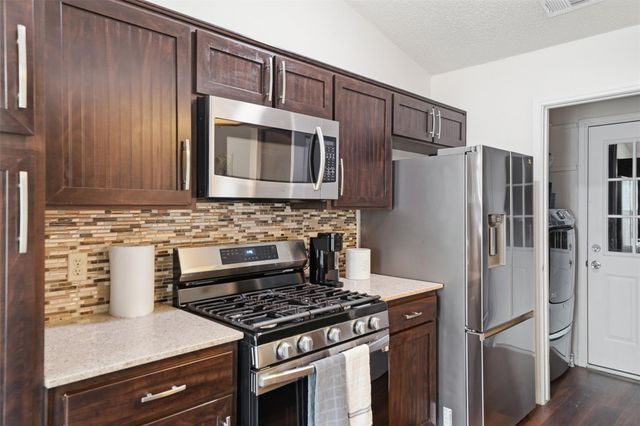 1100 York Castle DR, Pflugerville, TX 78660