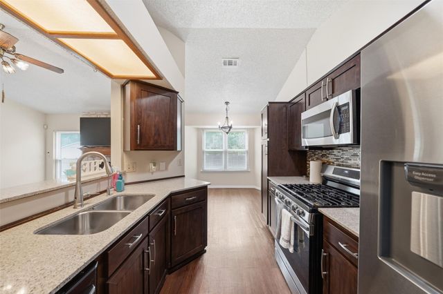 1100 York Castle DR, Pflugerville, TX 78660
