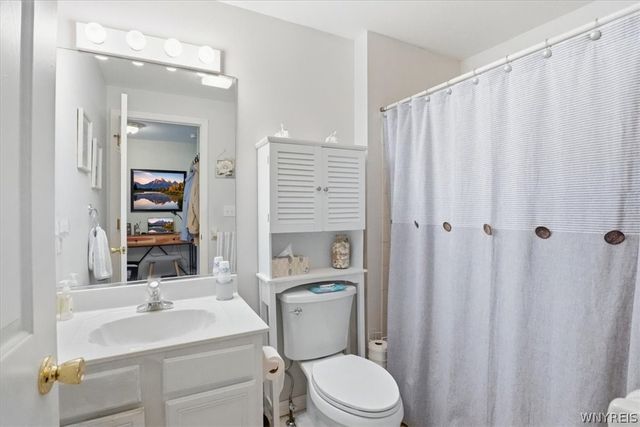 960 Hopkins Road E, Amherst, NY 14221
