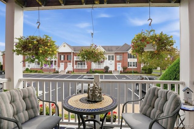 960 Hopkins Road E, Amherst, NY 14221