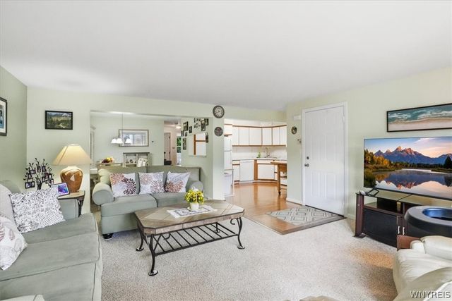 960 Hopkins Road E, Amherst, NY 14221