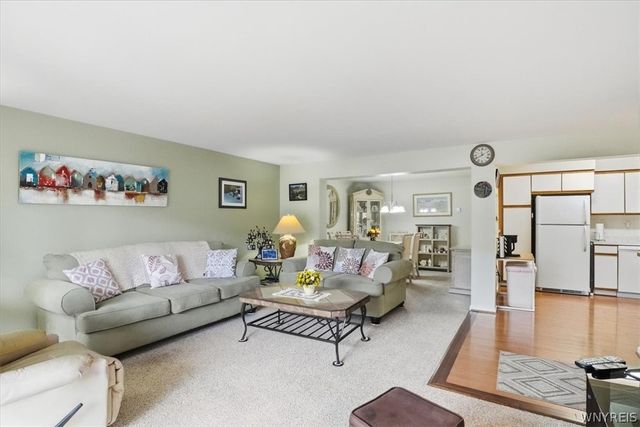 960 Hopkins Road E, Amherst, NY 14221