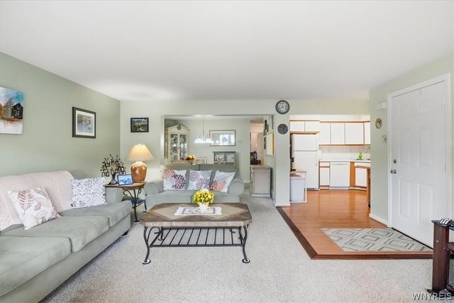 960 Hopkins Road E, Amherst, NY 14221