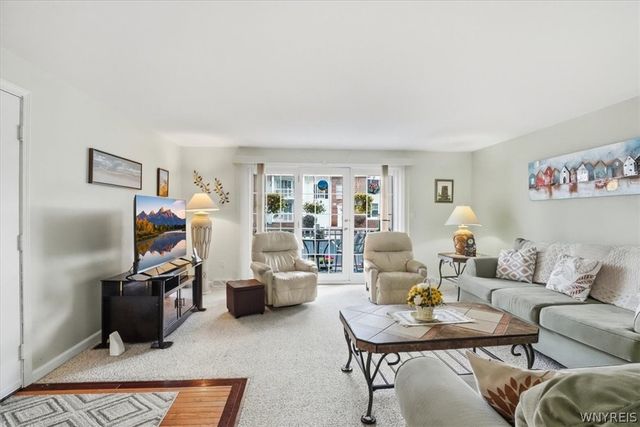 960 Hopkins Road E, Amherst, NY 14221