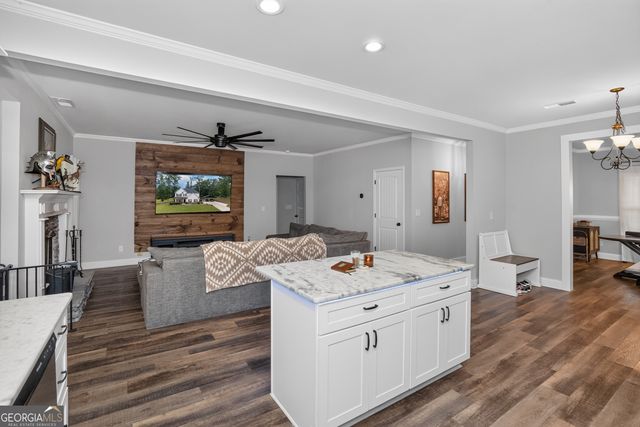 207 Dixon Circle, Williamson, GA 30292