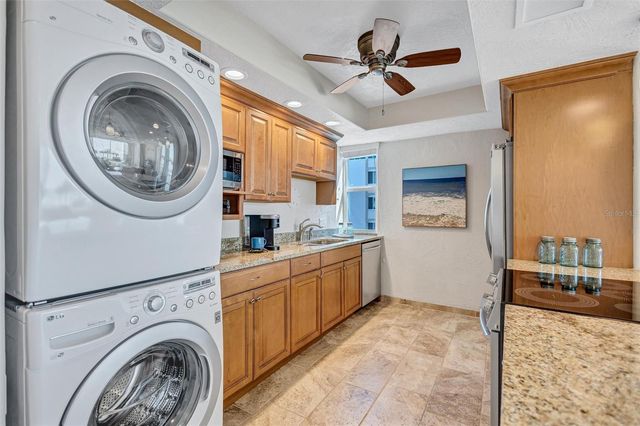 6140 MIDNIGHT PASS ROAD 101, Sarasota, FL 34242