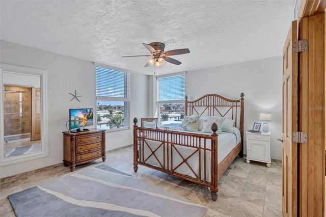 6140 MIDNIGHT PASS ROAD 101, Sarasota, FL 34242