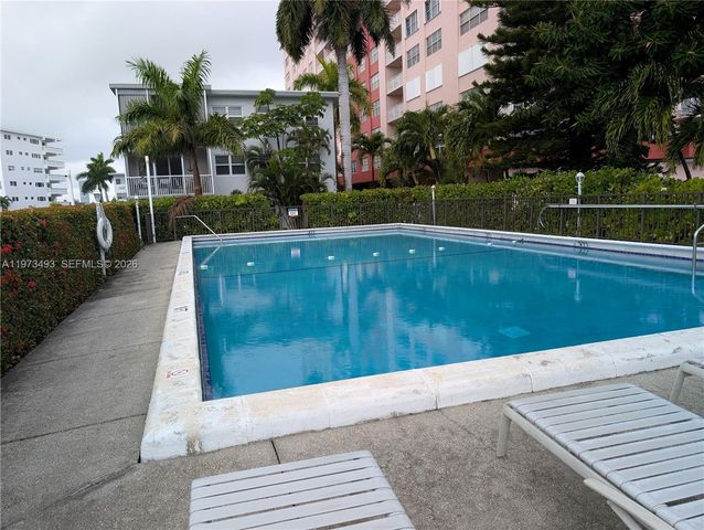 3177 S Ocean Dr 125, Hallandale Beach, FL 33009