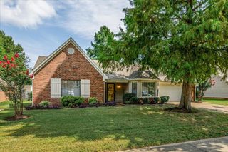 6640 LAUREL VALLEY DR, Bartlett, TN 38135