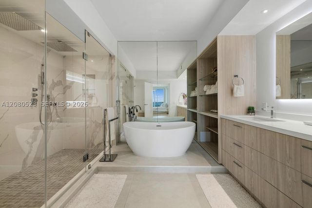450 Alton Rd 2505, Miami Beach, FL 33139