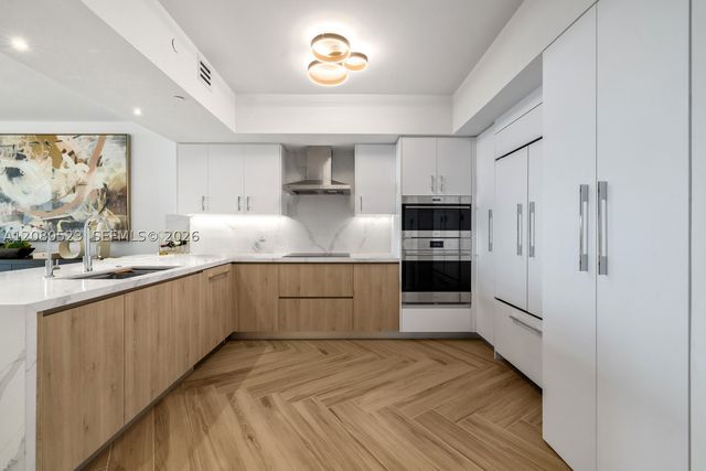 450 Alton Rd 2505, Miami Beach, FL 33139
