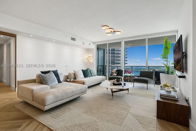 450 Alton Rd 2505, Miami Beach, FL 33139