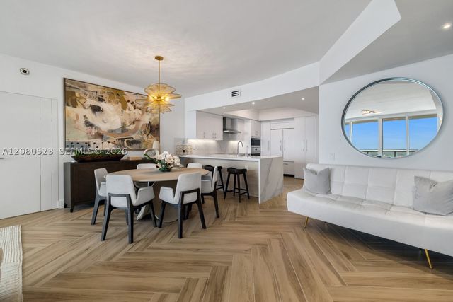 450 Alton Rd 2505, Miami Beach, FL 33139