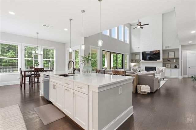 419 Oakleigh Avenue, Woodstock, GA 30188