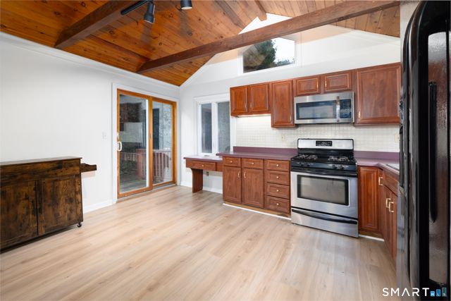 37 Vine Street, Milford, CT 06460