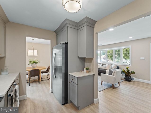 406 YORKSHIRE RD, Cherry Hill, NJ 08034
