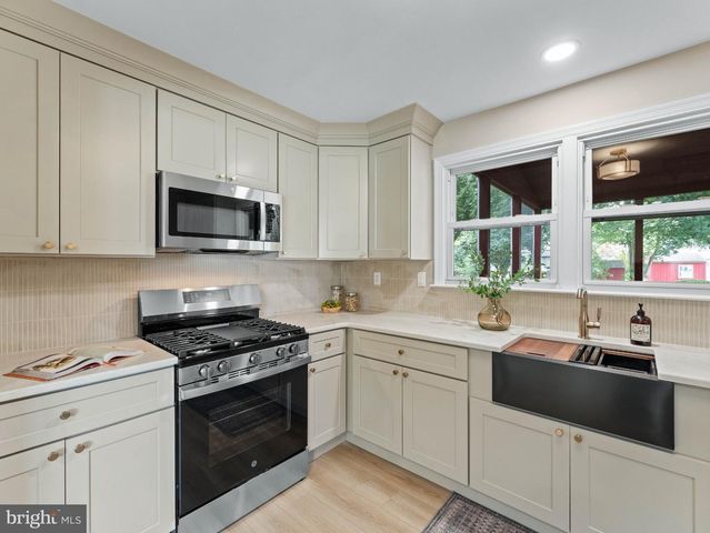 406 YORKSHIRE RD, Cherry Hill, NJ 08034