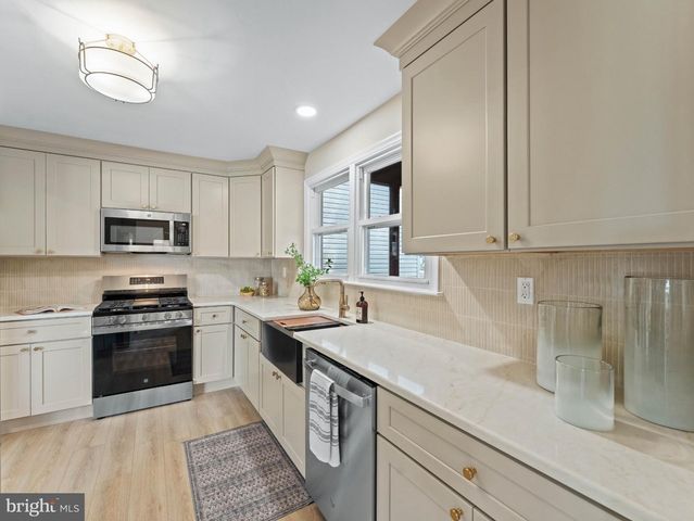 406 YORKSHIRE RD, Cherry Hill, NJ 08034