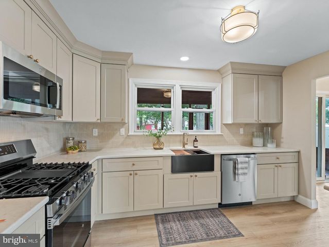 406 YORKSHIRE RD, Cherry Hill, NJ 08034
