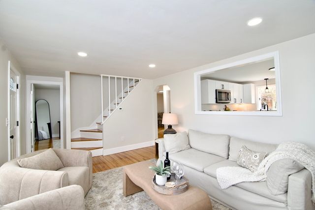 1657 Carew St, Springfield, MA 01104