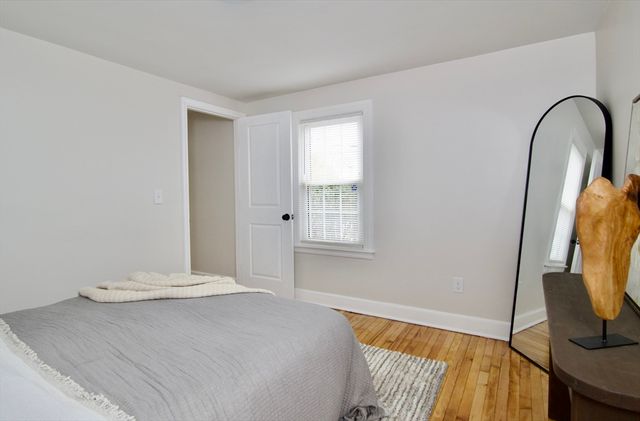 1657 Carew St, Springfield, MA 01104