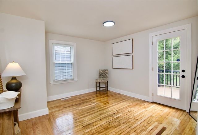 1657 Carew St, Springfield, MA 01104