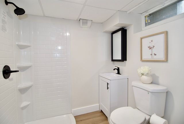 1657 Carew St, Springfield, MA 01104