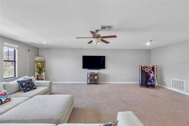 19343 PADDOCK VIEW DRIVE, Tampa, FL 33647