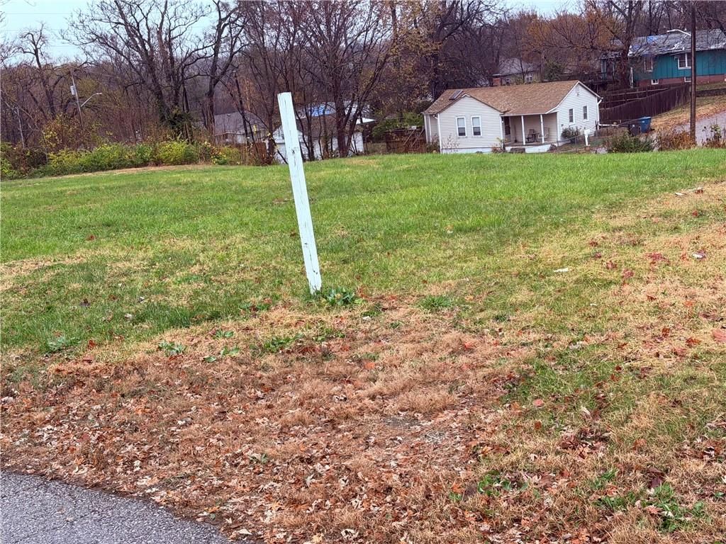 119 N Wilson Street E, Independence, MO 64050