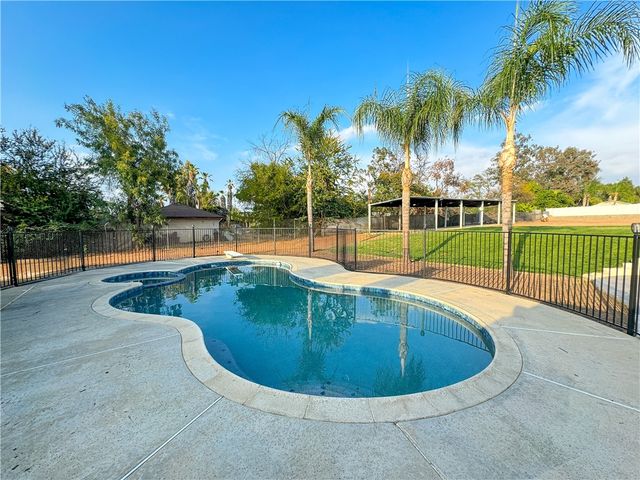 16698 Washington Street, Riverside, CA 92504