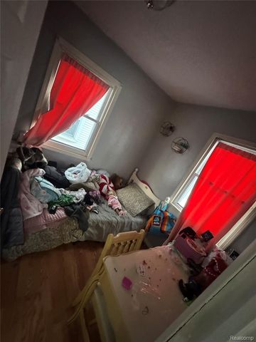 25 W Cornell Avenue, Pontiac, MI 48340