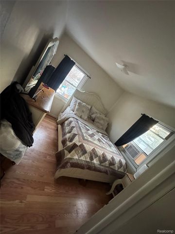 25 W Cornell Avenue, Pontiac, MI 48340