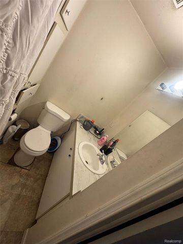 25 W Cornell Avenue, Pontiac, MI 48340