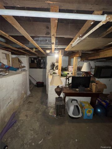 25 W Cornell Avenue, Pontiac, MI 48340