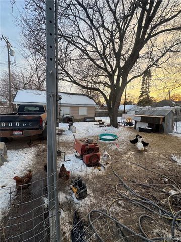 25 W Cornell Avenue, Pontiac, MI 48340