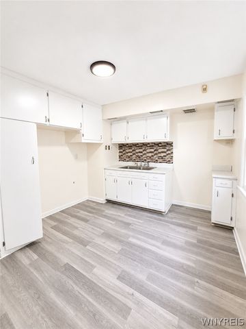 31 Dartmouth Avenue, Buffalo, NY 14215