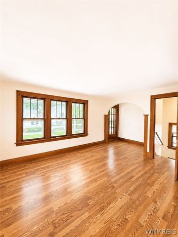 31 Dartmouth Avenue, Buffalo, NY 14215