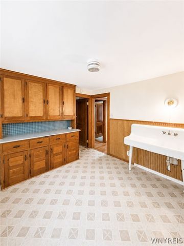 31 Dartmouth Avenue, Buffalo, NY 14215