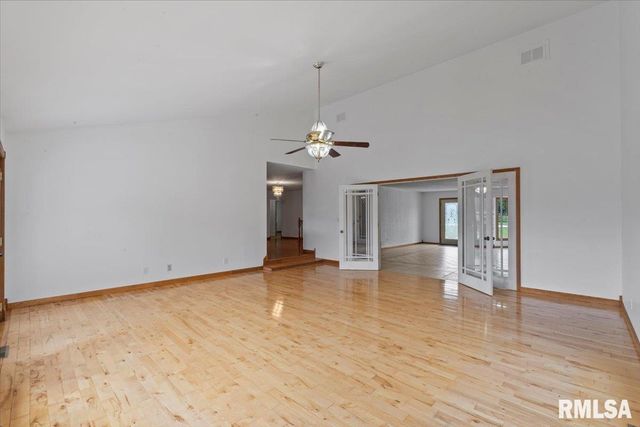 1610 WISCONSIN Street, Le Claire, IA 52753