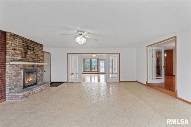 1610 WISCONSIN Street, Le Claire, IA 52753