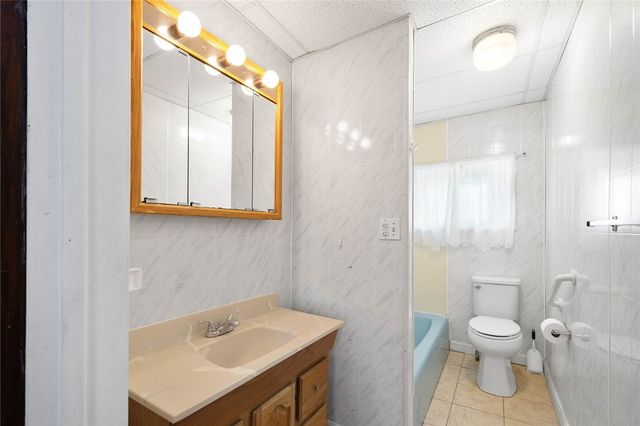 17 Hickory St, Burgettstown Boro, PA 15021