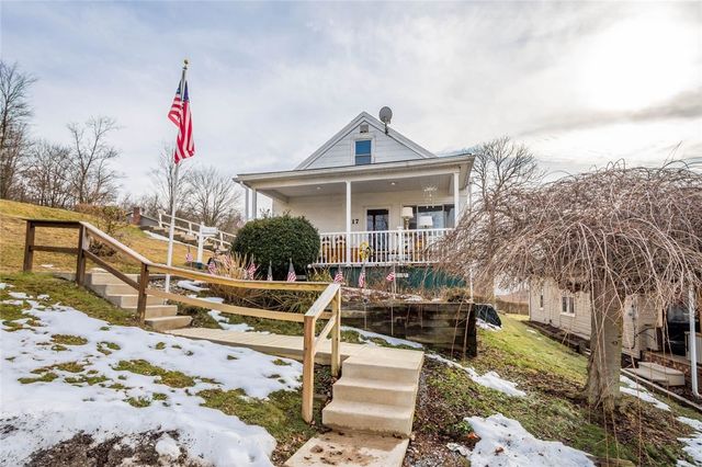 17 Hickory St, Burgettstown Boro, PA 15021